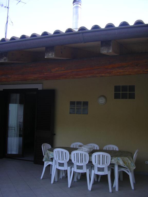 Terrazza Sul Mare Apartment Gioiosa Marea Bagian luar foto